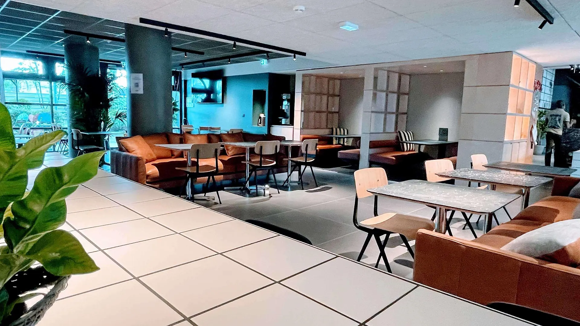 Greet Paris Porte De La Chapelle - Arena Hotell 2*